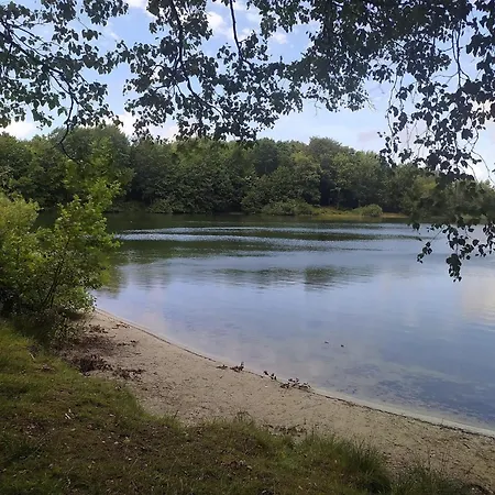 Lägenhet Grosse In Mit Grill, Terrasse Und Garten, In Der Naehe Eines Kiessees